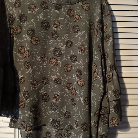 Floral Patterned Blouse - Picture 3 of 3